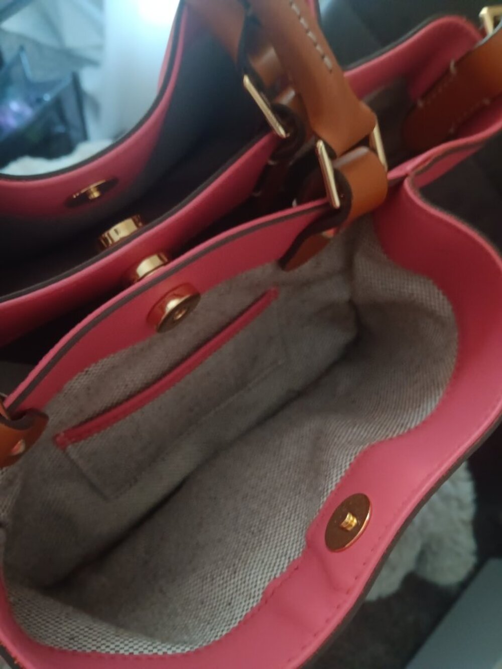 Dooney and Bourke Dawson - Picture 9 of 10